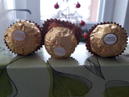 Конфеты Ferrero Rocher 200 г (8000500003787) фото от покупателей 7