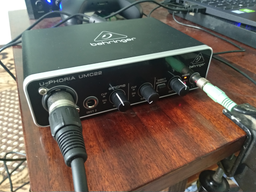 Аудиоинтерфейс Behringer UMC22 – фото, отзывы, характеристики в ...
