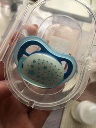 Пустышка Philips AVENT Ultra Air Ночная 6-18 мес для мальчиков / нейтральная 2 шт (SCF376/21) фото от покупателей 2