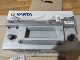 Автомобильный аккумулятор Varta Silver Dynamic 77А Ев (-/+) E44 (780EN) (577400078) фото от покупателей 1