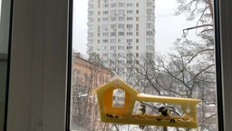 Кормушка для птиц на окно House_for_birds "Домик желтый" фото от покупателей 7