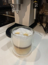 Кавоварка еспресо Delonghi EC 685.BK