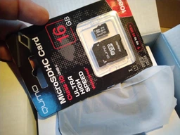 Карта памяти QUMO 32 Gb Class 10 UHS-1 с SD адаптером