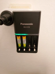 Зарядний пристрій для акумуляторів АА/ААА Panasonic Smart-Quick Charger + 4 AA 2500 мАгод (K-KJ55HCD40E) фото від покупців 4