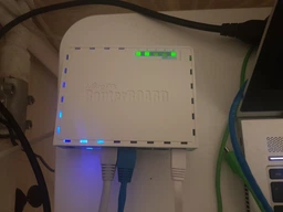 Маршрутизатор MikroTik hEX (RB750Gr3) 5-портовий фото від покупців 6