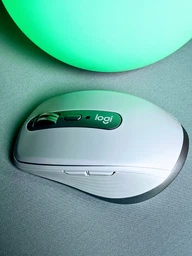 Мышь Logitech MX Anywhere 3 for Mac Pale Grey (910-005991) фото от покупателей 3