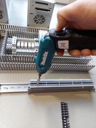 Аккумуляторная отвёртка Makita DF001DW + кейс с оснасткой (81 шт!)