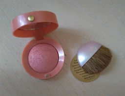 Румяна для лица Bourjois Little Round Pot Blush Depuis №16 Rose Coup De Foudre 2.5 г (3614225613302) фото от покупателей 6