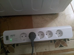 Сетевой фильтр APC Essential SurgeArrest 5 outlets new (PM5-RS) фото от покупателей 1