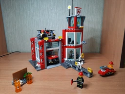 Конструктор LEGO City Пожарное депо 509 деталей (60215)