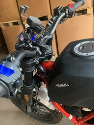 Держатель для мотоцикла Motorace крепление телефона на руль зеркало мопеда c USB зарядкой на 2А фото от покупателей 4