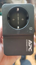 Сетевой фильтр APC Essential SurgeArrest 1 розетка Black (PM1WB-RS) фото от покупателей 8