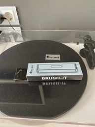 Щетка для чистки винила Pro-Ject BRUSH-IT фото от покупателей 1