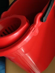 Ведро для уборки Planet №5 10 л Красное (6857kmd) фото от покупателей 9