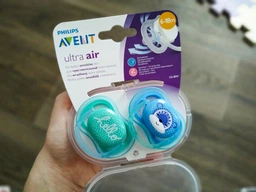 Пустышка Philips AVENT&nbsp;Ultra Air с декором 6-18 мес 2 шт для мальчиков (SCF342/22) фото от покупателей 3