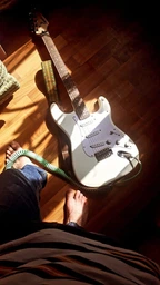 Электрогитара Fender Squier Bullet Stratocaster Tremolo (227044) Arctic White фото от покупателей 1
