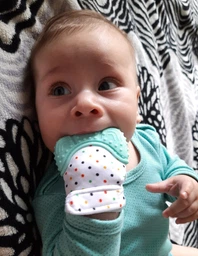 Дитячий прорізувач-рукавичка Baby Team 4090_рожевий фото від покупців 4
