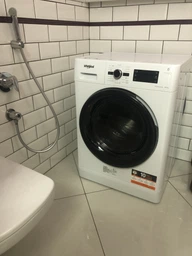 Стиральная машина с сушкой WHIRLPOOL FWDG 86148B EU