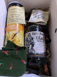 Алкогольний напій на основі Карибського рому Captain Morgan Spiced Black 0.7 л 40% (5000281033273) фото від покупців 16