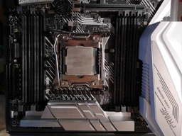 Процесор Intel Core i7-9800X X-Series 3.8GHz / 8GT / s / 16.5MB