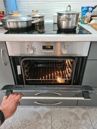 Духова шафа електрична Electrolux EZB53400AX фото від покупців 1