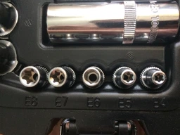 Набір інструменту Intertool 1/4" x 1/2" 110 од. Storm (ET-8110) фото від покупців 4