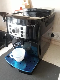 Кавомашина DeLonghi ECAM 22.110 SB