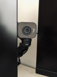 Веб-камера Logitech StreamCam Graphite (960-001281) фото від покупців 5