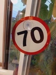 Знак на авто "70" на присосці зйомний фото от покупателей 10