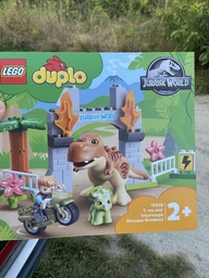 Конструктор LEGO DUPLO Jurassic World Побег динозавров: тираннозавр и трицератопс 36 деталей (10939) фото от покупателей 1