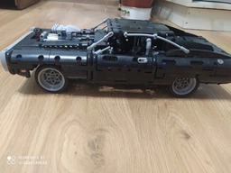 Конструктор LEGO Technic Dom's Dodge Charger (42111) [78499] фото от покупателей 11