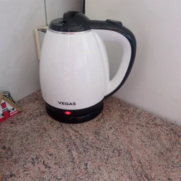 Електрочайник Vegas VEK-4070W