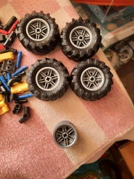 Конструктор LEGO Technic Jeep Wrangler (42122) [76880] фото от покупателей 10