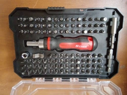 Викрутка реверсивна з набором біт Stark SBKIT-105(502505105) фото від покупців 5