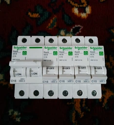 Автоматичний вимикач 2P 10А С Resi9 Schneider Electric фото від покупців 12