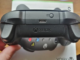 Microsoft Xbox Series X | S Wireless Controller with Bluetooth (Carbon Black) + Адаптер бездротового геймпада для Windows (Upgrade Version) фото від покупців 10