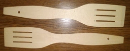 Лопатка кухонная с прорезями деревянная Mazhura MZ-322954 28 см
