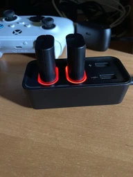 Зарядна dock станція DOBE з двома акумуляторними батареями об'ємом 800 mAh для геймпада Microsoft Wireless Controller консолі Xbox Series X|S, Xbox One X / Xbox One S / Xbox One с LED з підсвічуванням статусу зарядки фото від покупців 2