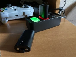 Зарядна dock станція DOBE з двома акумуляторними батареями об'ємом 800 mAh для геймпада Microsoft Wireless Controller консолі Xbox Series X|S, Xbox One X / Xbox One S / Xbox One с LED з підсвічуванням статусу зарядки