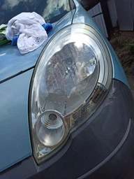 Поліроль-реставратор для фар 2 в 1 Turtle Wax Headlight Restorer 300 мл (5010322531682) фото від покупців 1