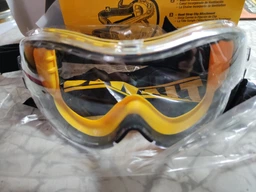 Защитные очки DeWalt DPG82-11 ударопрочные. Незапотевающие