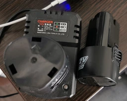 Акумулятор для інструментів RZTK BT 12 LI-ION RD/SDR фото від покупців 2
