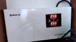 Стабілізатор напруги Real-El Stab Slim-1000 White (EL122400007)
