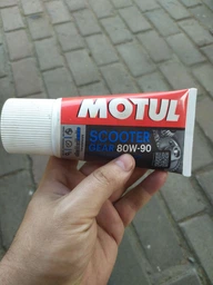 Трансмиссионное масло Motul Scooter Gear 80W-90 150 мл (105859) фото от покупателей 2