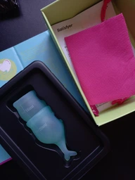 Набор менструальных чаш Satisfyer Feel Secure (dark green), 15мл и 20мл, мешочек для хранения