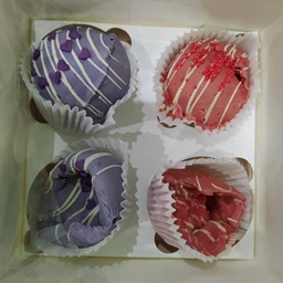 Шоколадні бомбочки Mr.Plum™ з маршмелоу 4 шт (діаметр 5,5 см), 120г