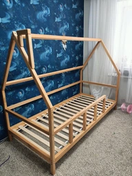 Детская кровать домик Монтессори BUSY WOOD на ножках Модель 1 200x90 см черный