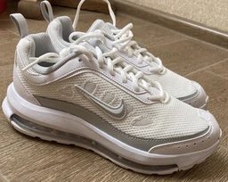 Кроссовки женские Nike Air Max Ap 35.5 Черно-белый CU4870-001