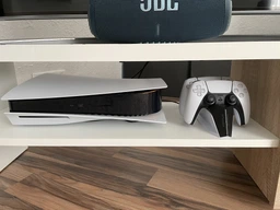 Зарядна станція Vertux PowerBase-PS5 для двох геймпадів PlayStation 5 Dualsense (powerbase-ps5.white) фото від покупців 3