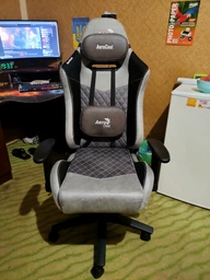 Комп'ютерне крісло для геймера AeroCool Duke Tan Grey (AEROAC-280DUKE-GREY) фото від покупців 2